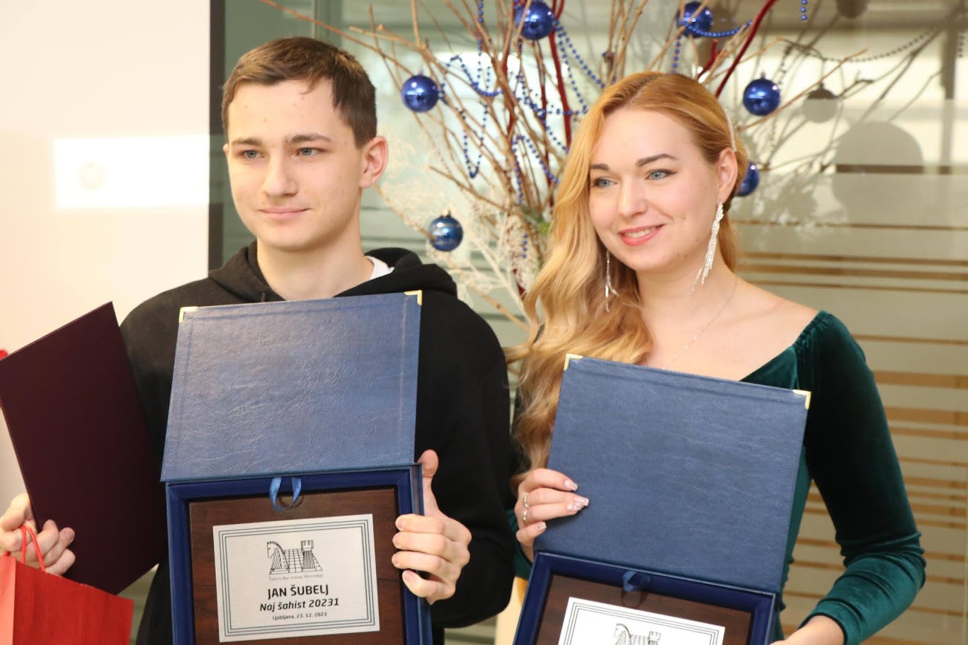 Šahista leta Laura Unuk in Jan Šubelj